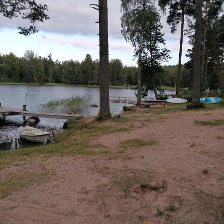 Isotalo Farm At Enaejaervi Lake 萨罗 外观 照片
